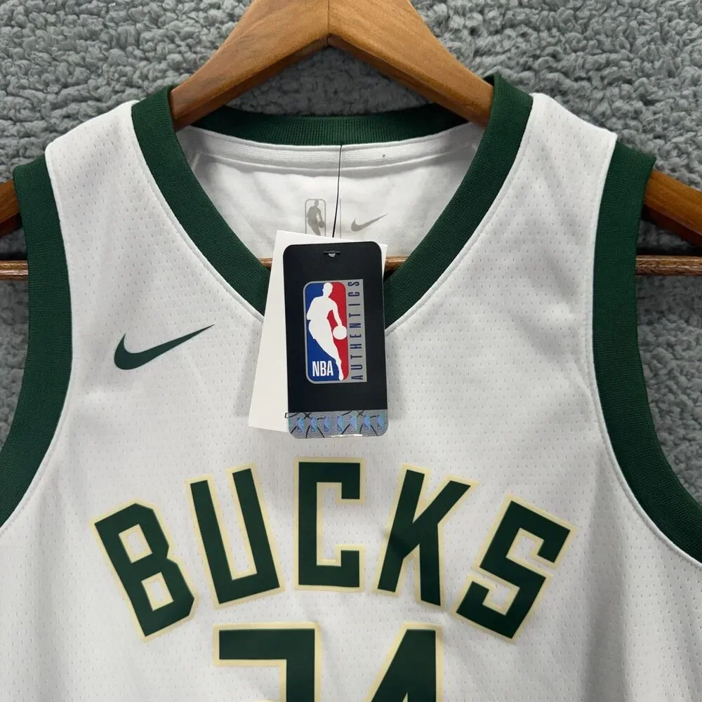 Youth Milwaukee Bucks Giannis Antetokounmpo Nike Swingman Jersey Size M 10/12